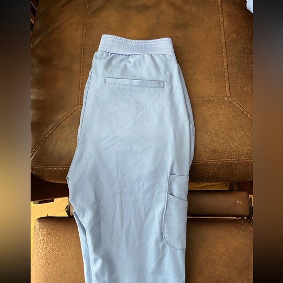 Ceil blue greys anatomy barco scrub set - Picture 8 of 11